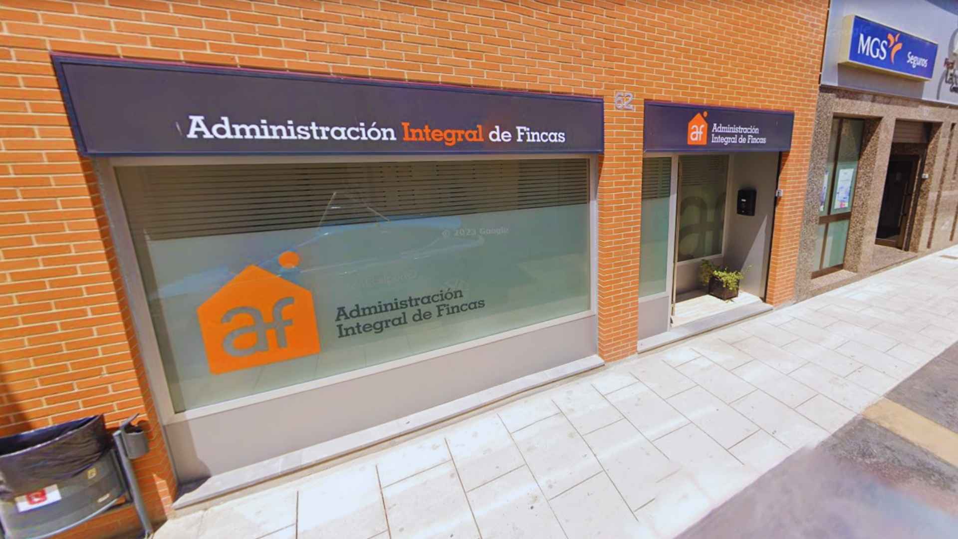Fachada Oficina en Zuera